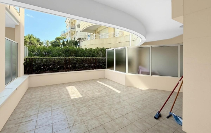 2 Pièces CANNES (06150)  57 m2 420 000 € 