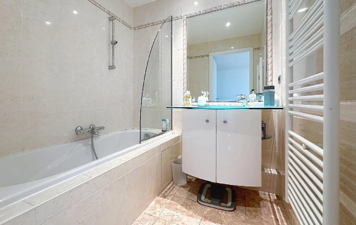 2 Pièces CANNES (06150)  57 m2 430 000 € 