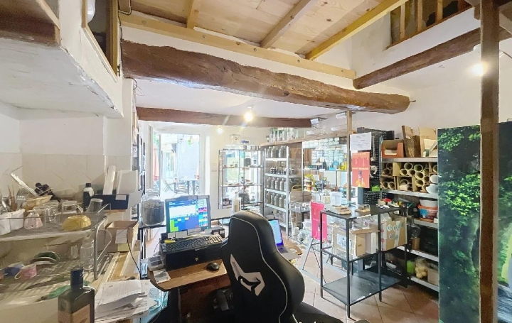 Local commercial CASTELLANE (04120)  35 m2 75 000 € 