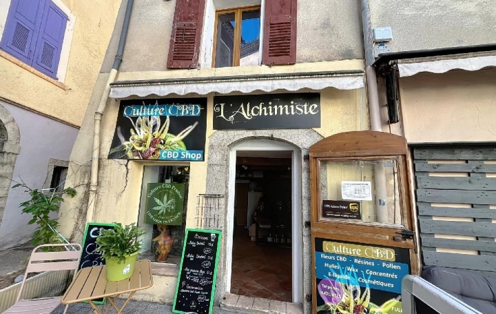 Local commercial CASTELLANE (04120)  35 m2 75 000 € 