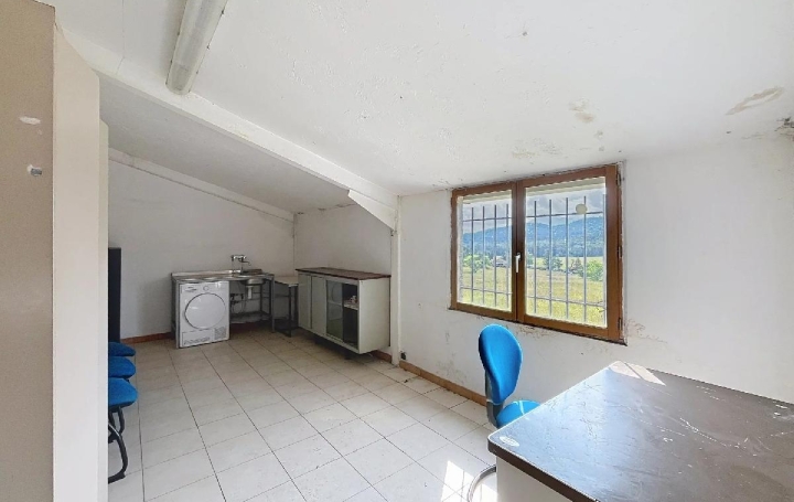 Local commercial PEYROULES (04120)  364 m2 315 000 € 