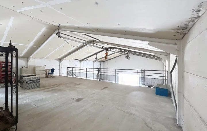 Local commercial PEYROULES (04120)  364 m2 315 000 € 