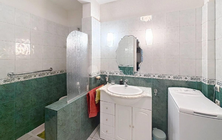 2 Pièces LE CANNET (06110)  56 m2 196 000 € 