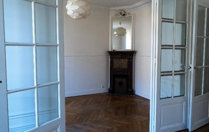 2 Pièces PARIS (75015)  47 m2 490 000 € 