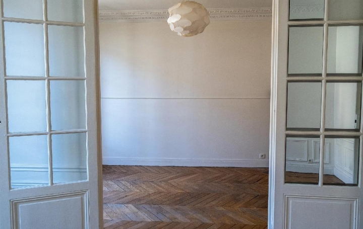 2 Pièces PARIS (75015)  47 m2 490 000 € 