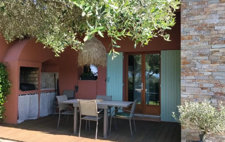 Maison TARADEAU (83460)  210 m2 590 000 € 