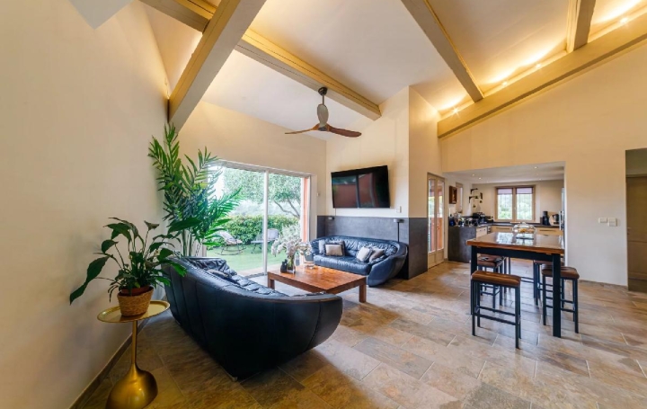 Maison TARADEAU (83460)  210 m2 590 000 € 