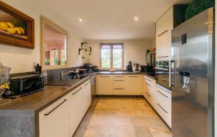 Maison TARADEAU (83460)  210 m2 590 000 € 