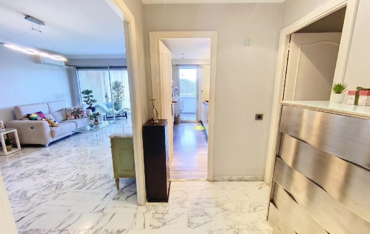 2 Pièces CANNES (06400)  53 m2 378 000 € 