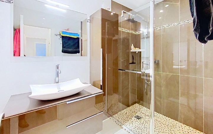 2 Pièces CANNES (06400)  53 m2 378 000 € 
