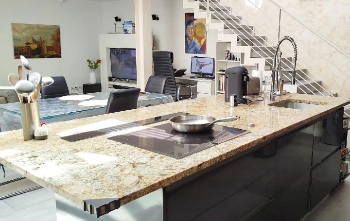 3 Pièces NICE (06300)  120 m2 699 000 € 