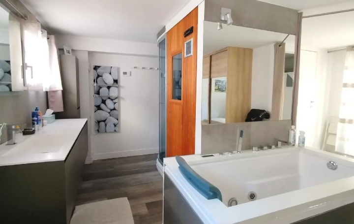 3 Pièces NICE (06300)  120 m2 699 000 € 