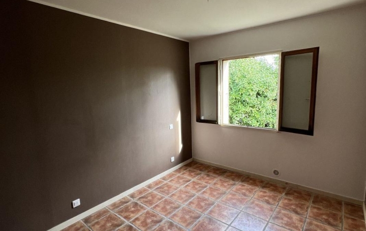 Villa UZES (30700)  91 m2 229 000 € 