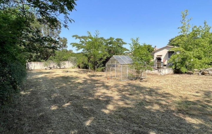 Terrain UZES (30700)   89 000 € 