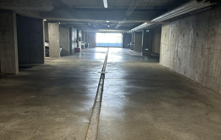 Parking ANNECY (74960)  13 m2 15 000 € 