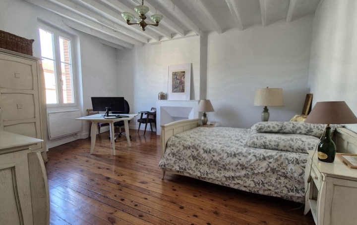 Maison LAVAUR (81500)  450 m2 760 000 € 