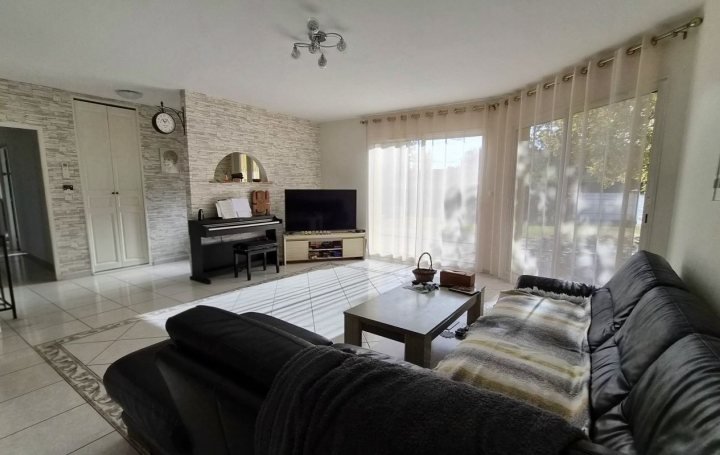 Maison MONTJOIRE (31380)  142 m2 350 000 € 