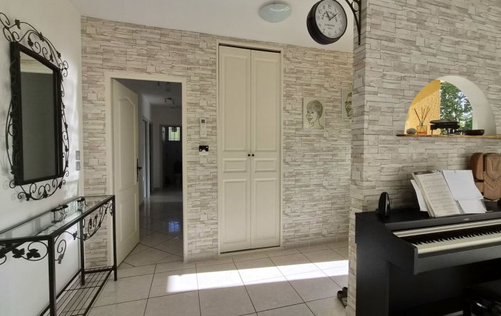 Maison MONTJOIRE (31380)  142 m2 350 000 € 
