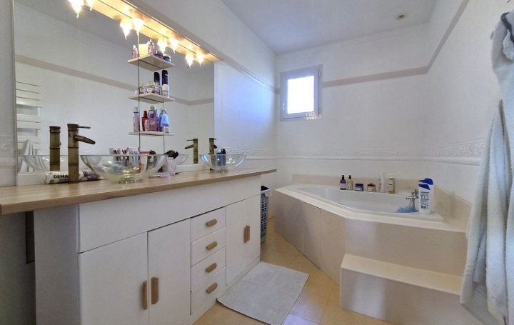 Maison MONTJOIRE (31380)  142 m2 350 000 € 