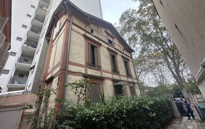 Commerces TOULOUSE (31000) 17 m<sup>2</sup> 117 000 € 