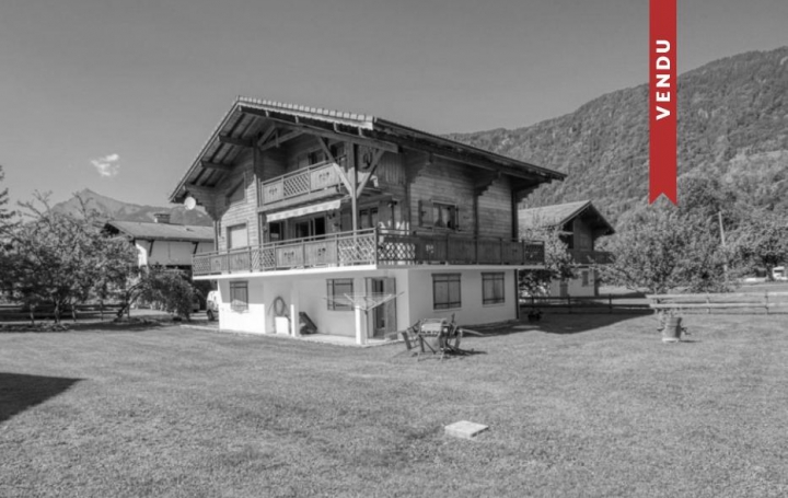 Réseau Immo-diffusion : Maison  LA RIVIERE-ENVERSE  135 m2 580 000 € 