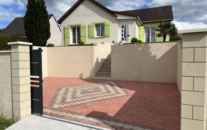 Réseau Immo-diffusion : Maison  AUNEUIL  110 m2 1 300 € 