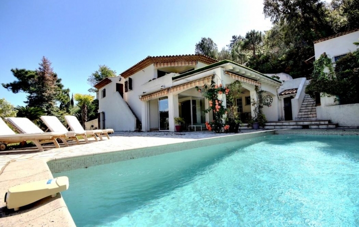 Réseau Immo-diffusion : Villa  SAINT-RAPHAEL  190 m2 1 060 000 € 