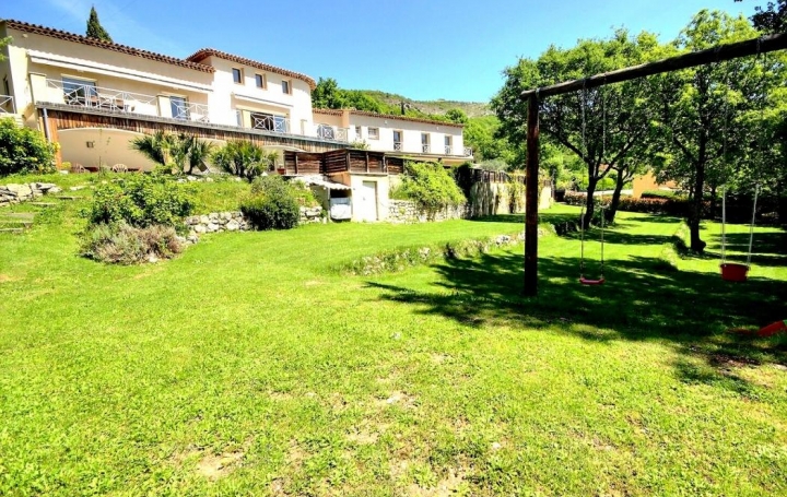 Réseau Immo-diffusion : Villa  SAINT-VALLIER-DE-THIEY  280 m2 832 000 € 