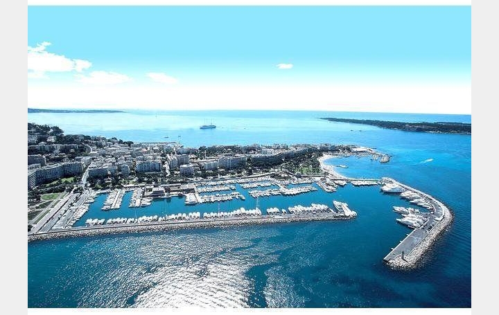 Appartement CANNES (06400) 97 m<sup>2</sup> 898 000 € 