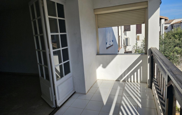 Réseau Immo-diffusion : Appartement P3  SAINTES-MARIES-DE-LA-MER  74 m2 299 000 € 