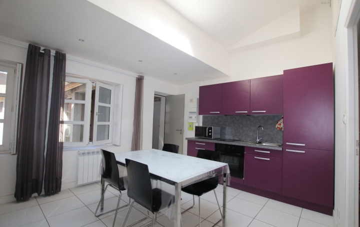 Studio SAINT-ETIENNE (42000)  22 m2 422 € 
