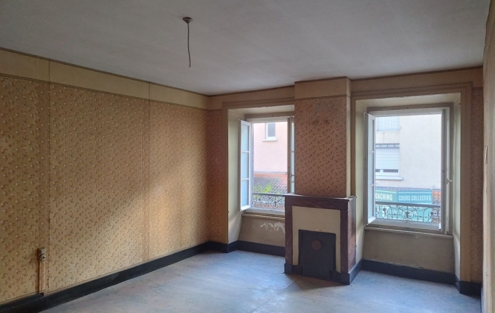 Maison MACLAS (42520)  300 m2 250 000 € 