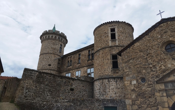 Maison PELUSSIN (42410)  140 m2 76 000 € 