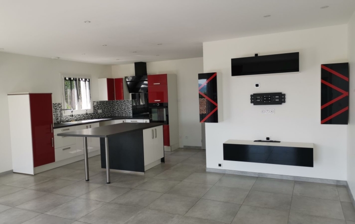 Maison VERANNE (42520)  100 m2 320 000 € 