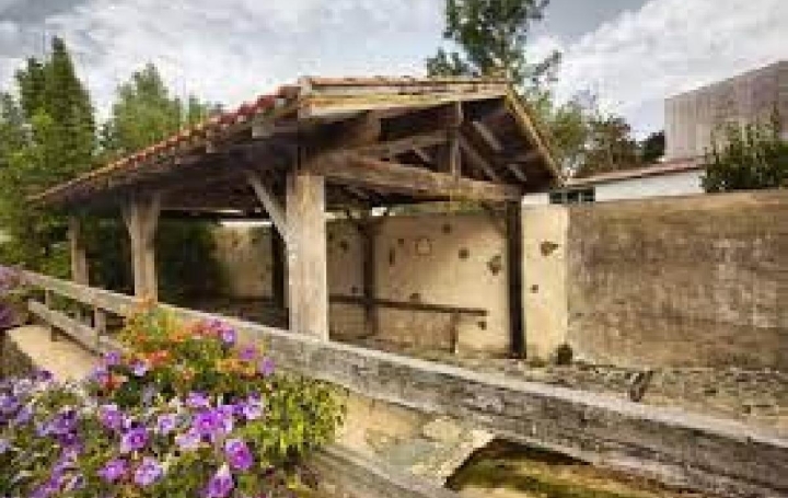 Réseau Immo-diffusion : Terrain  L'AIGUILLON-SUR-VIE  417 m2 77 100 € 