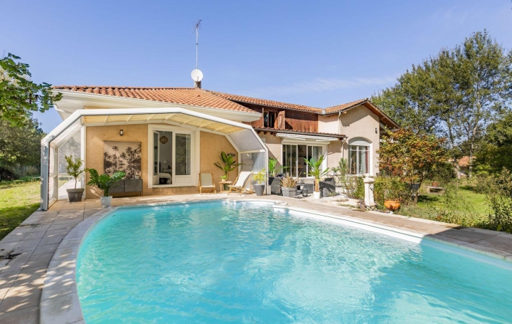 Réseau Immo-diffusion : Maison  ARSAC  204 m2 535 000 € 