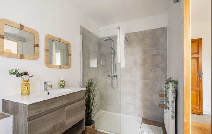 Maison SAINTE-HELENE (33480)  247 m2 304 000 € 