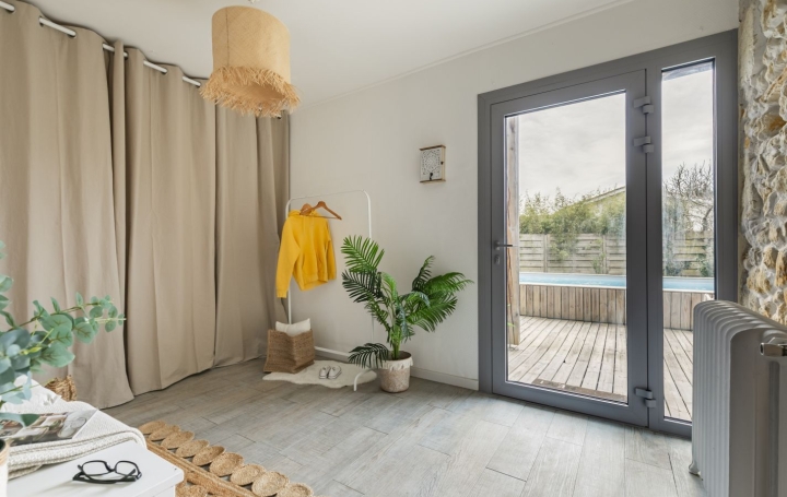 Maison SAINTE-HELENE (33480)  247 m2 304 000 € 