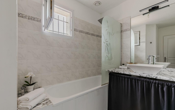 Maison MERIGNAC (33700)  92 m2 389 000 € 