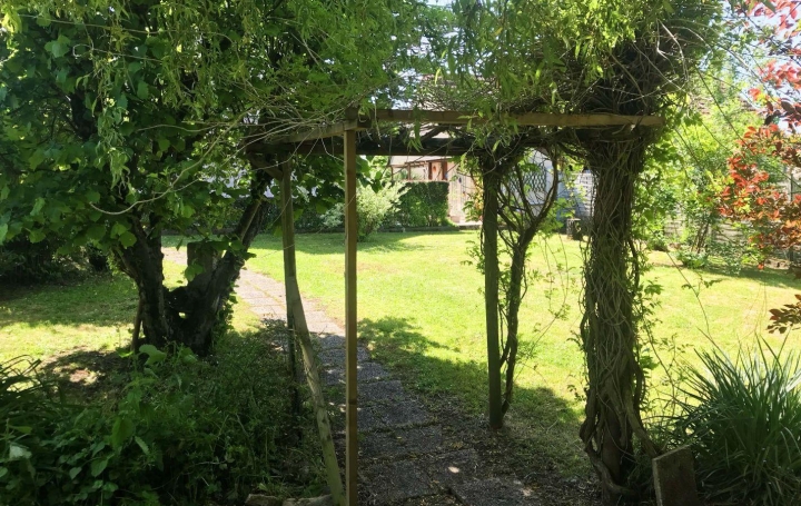 Réseau Immo-diffusion : Maison  EPERVANS  90 m2 210 000 € 