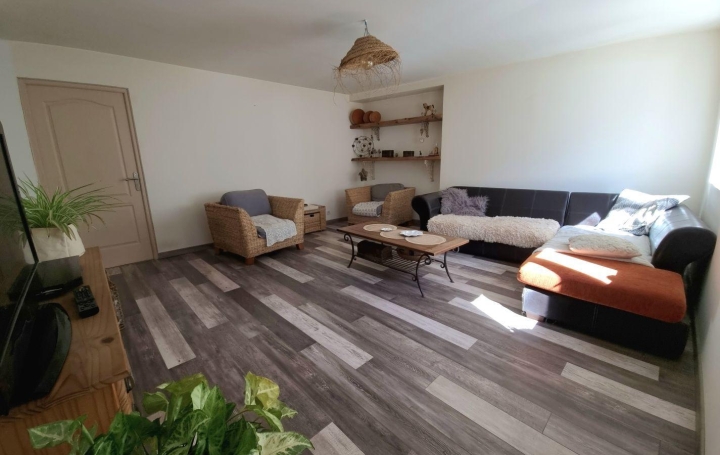 Réseau Immo-diffusion : Maison  LES NEYROLLES  157 m2 230 000 € 