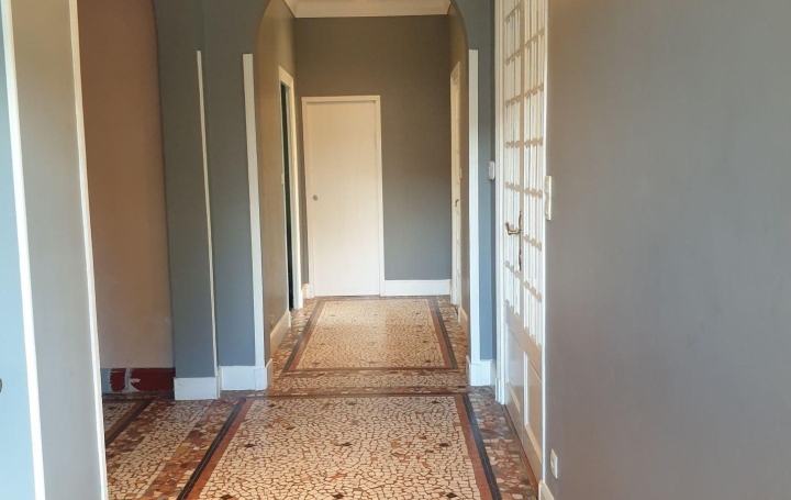 Maison CHALON-SUR-SAONE (71100)  195 m2 339 000 € 