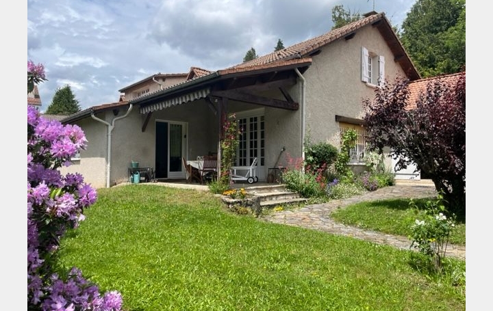 Réseau Immo-diffusion : Maison  LA MONNERIE-LE-MONTEL  282 m2 199 000 € 