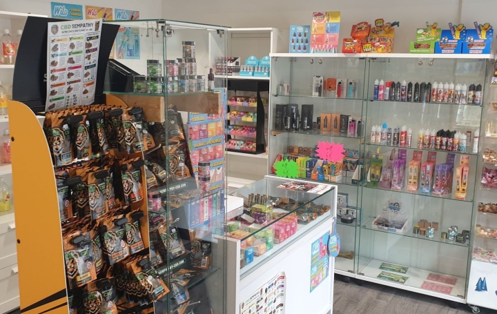 Local commercial CHALON-SUR-SAONE (71100)  76 m2 93 500 € 