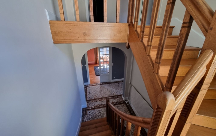 Villa CHALON-SUR-SAONE (71100)  193 m2 349 000 € 