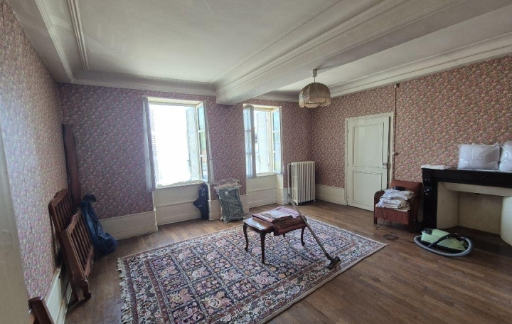 Maison CHAGNY (71150)  237 m2 316 000 € 