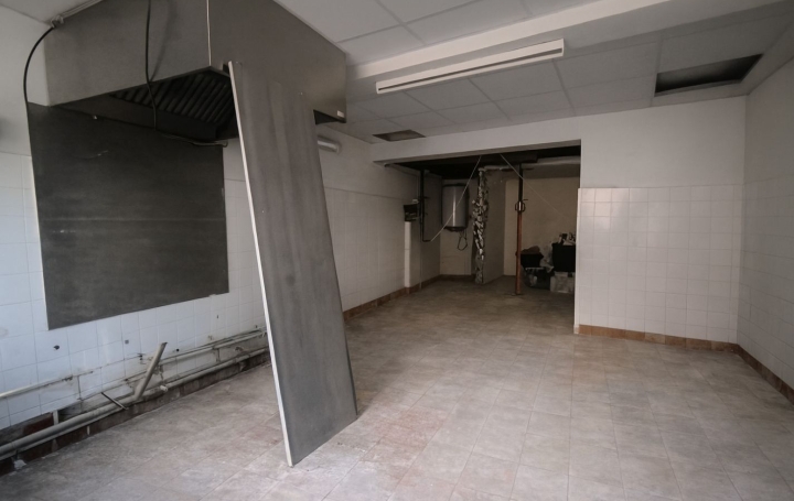 Studio UCHIZY (71700)  75 m2 25 500 € 
