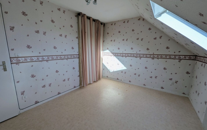 Maison CHAMPFORGEUIL (71530)  87 m2 180 200 € 