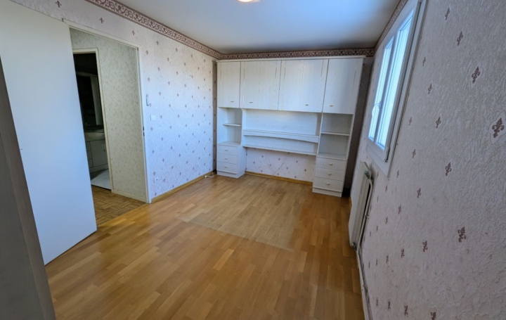 Maison CHAMPFORGEUIL (71530)  87 m2 180 200 € 