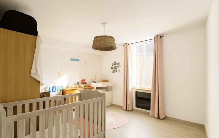 3 Pièces UCHIZY (71700)  59 m2 80 000 € 